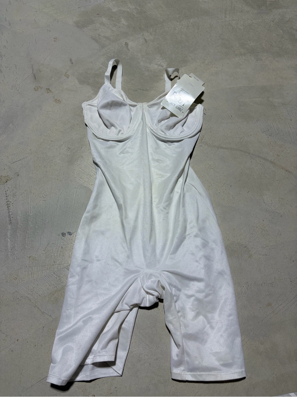 Nancy Ganz body NOS NWT White Full-Body Shaping Bodysuit with Built-In Cups 36D